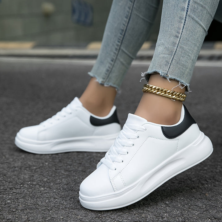 Damen Saubere Weiße Sneaker | Klassischer Look | Bequem & Vielseitig