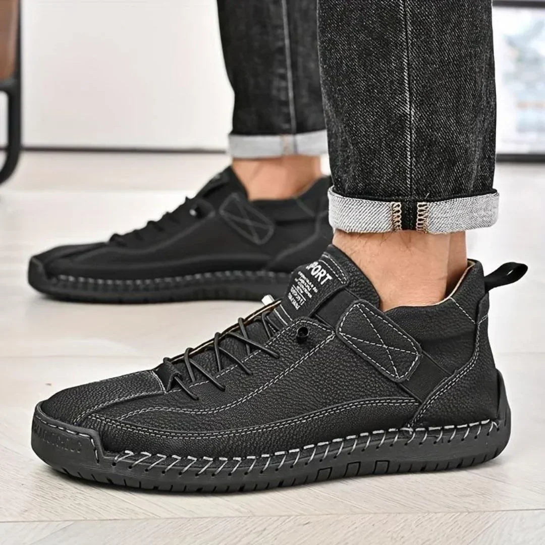 Baskets urbaines à lacets pour homme, silhouette épurée et semelle robuste