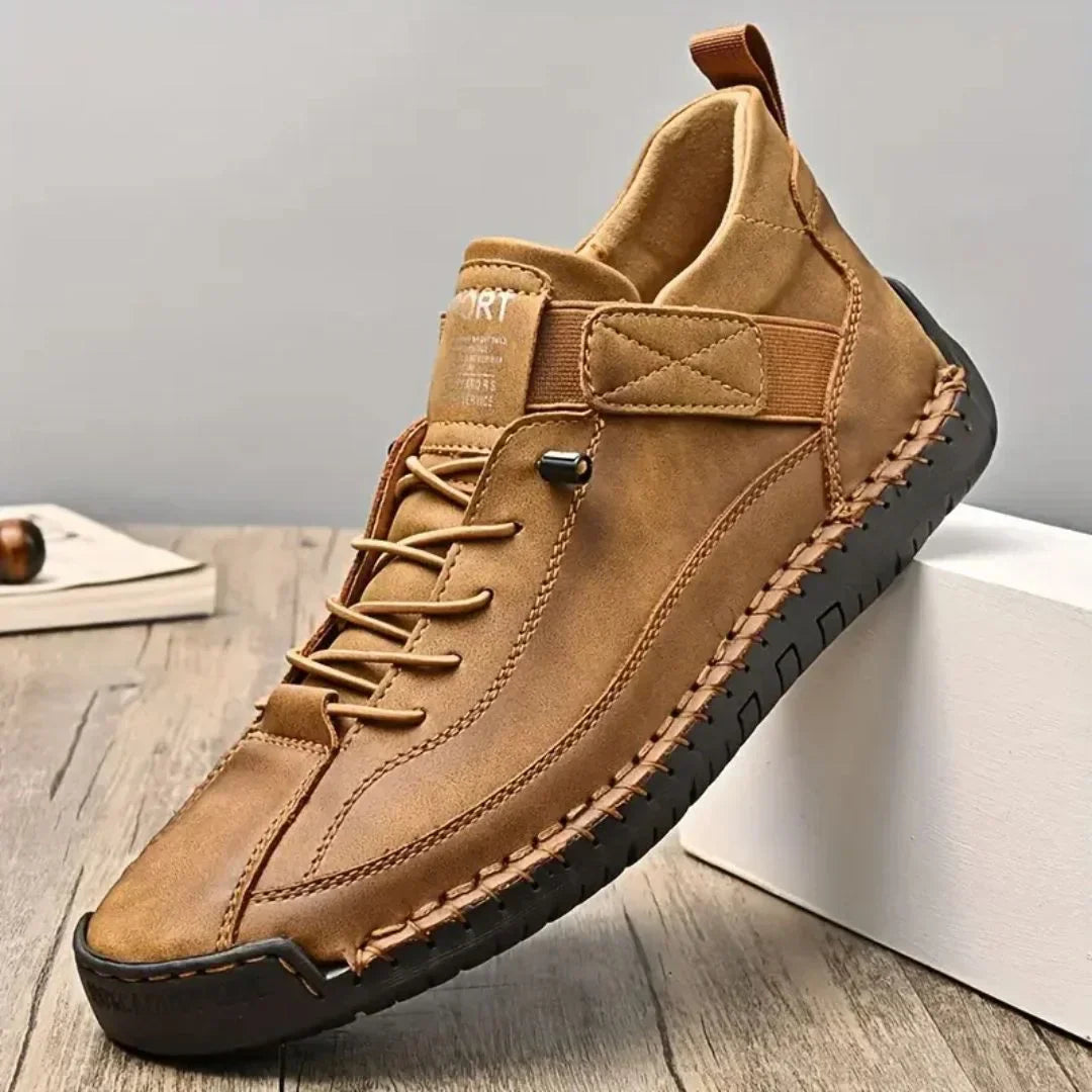 Baskets urbaines à lacets pour homme, silhouette épurée et semelle robuste