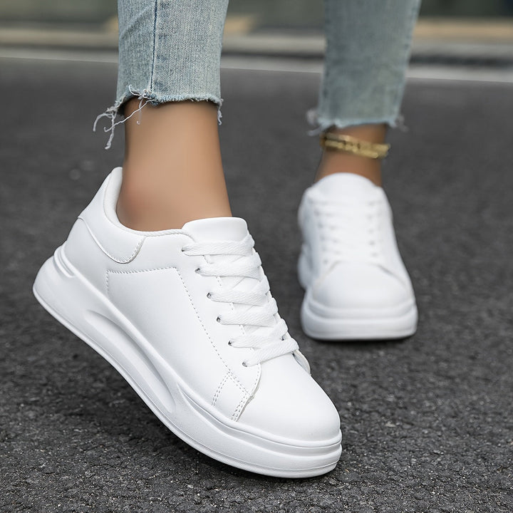 Damen Saubere Weiße Sneaker | Klassischer Look | Bequem & Vielseitig