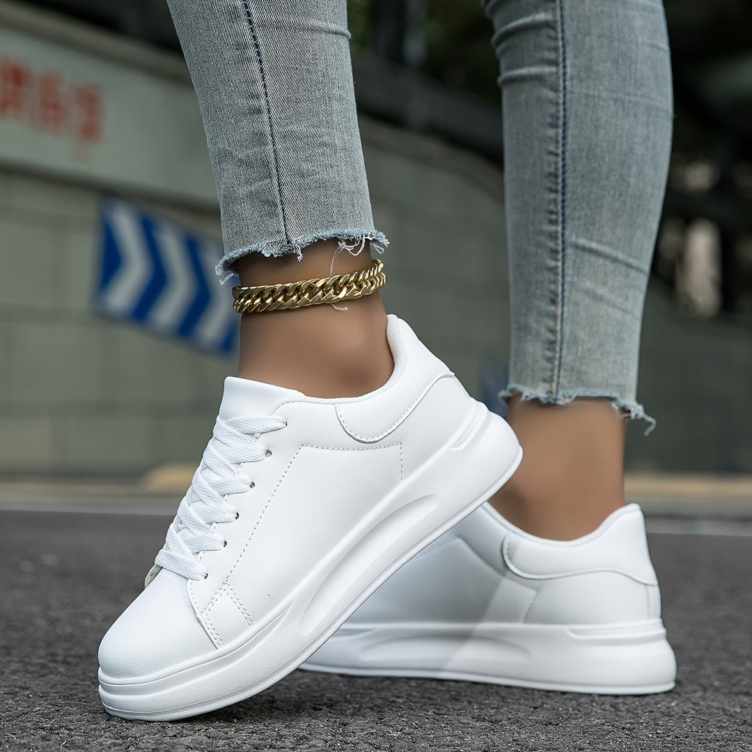 Damen Saubere Weiße Sneaker | Klassischer Look | Bequem & Vielseitig