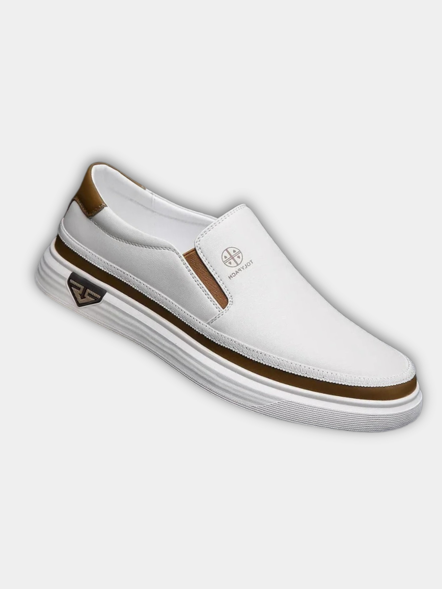 Mocassins en cuir pleine fleur pour homme, modèle slip-on à silhouette épurée