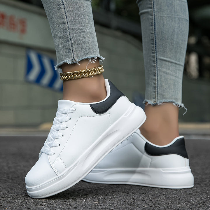 Damen Saubere Weiße Sneaker | Klassischer Look | Bequem & Vielseitig