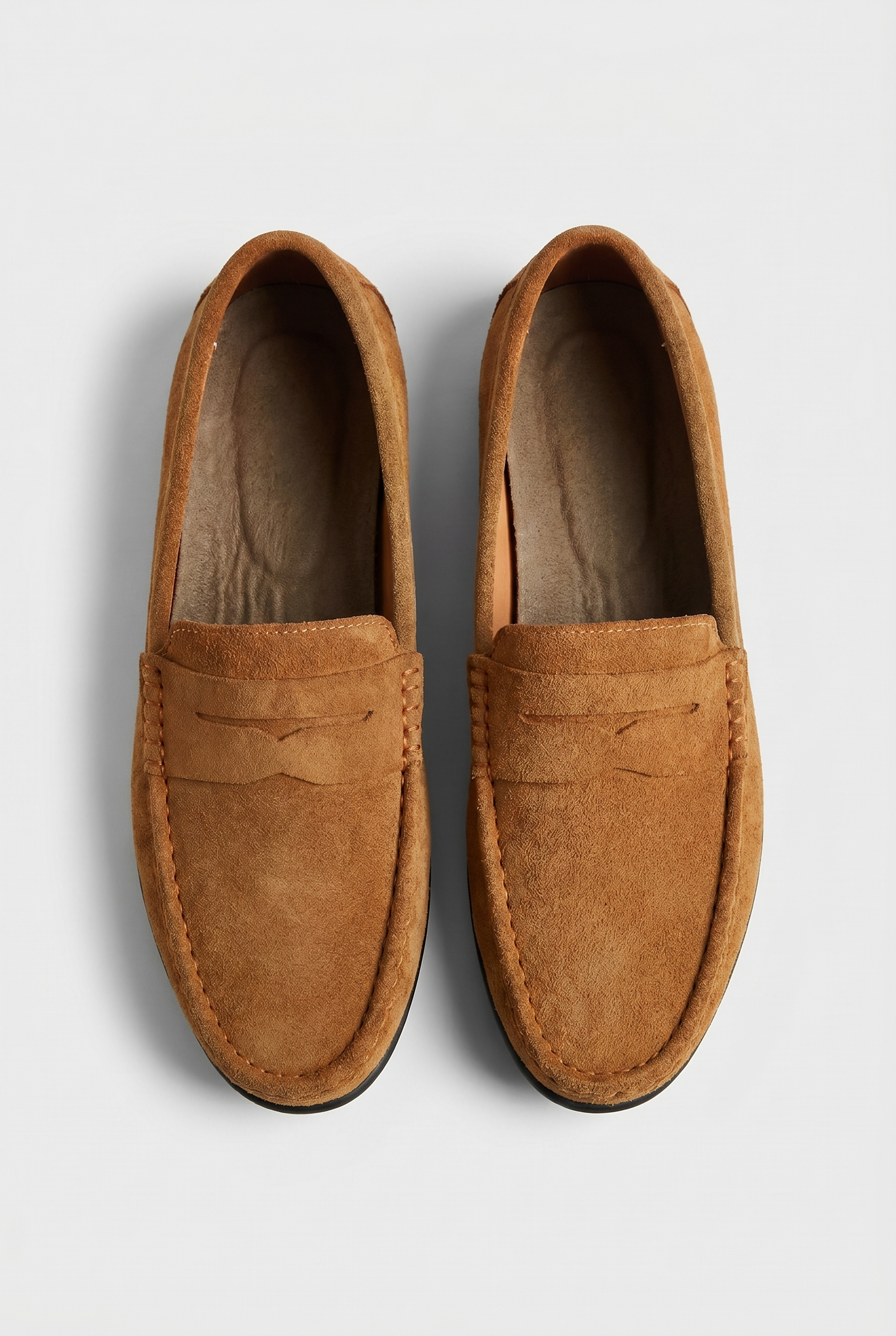 Mocassins à brides pour homme au profil bas avec bande décorative et coutures apparentes